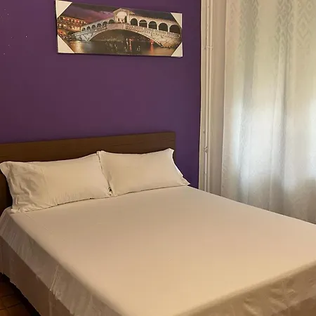 Venice Night 25 Via Milano